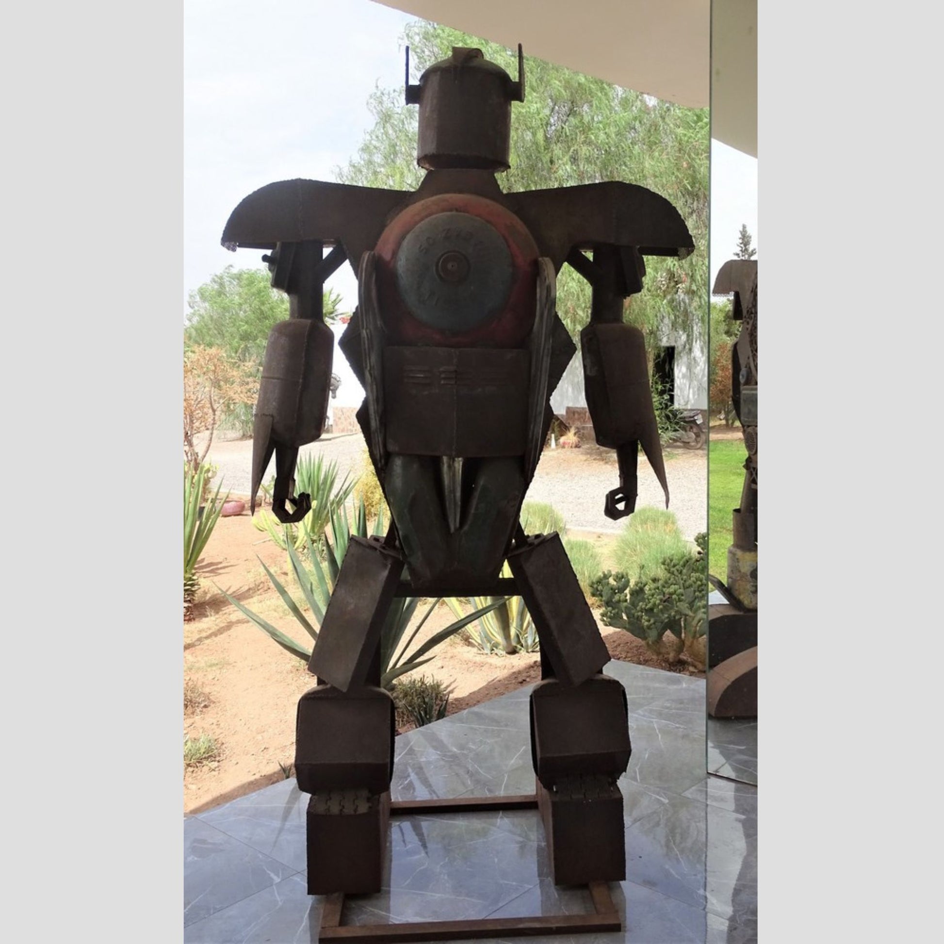 sculpture robot, robot sculpture, sculpture robot metal, robot deco, robot geant, sculpture acier, deco metal jardin, sculpture jardin, statue de jardin, statue exterieur, deco metal jardin, décora-tion, sculpture ferraille, sculpture en fer soudé, sculpture métal recyclé, sculpture art, décoration fer forgé extérieur, decoration exterieur, sculpture en metal.