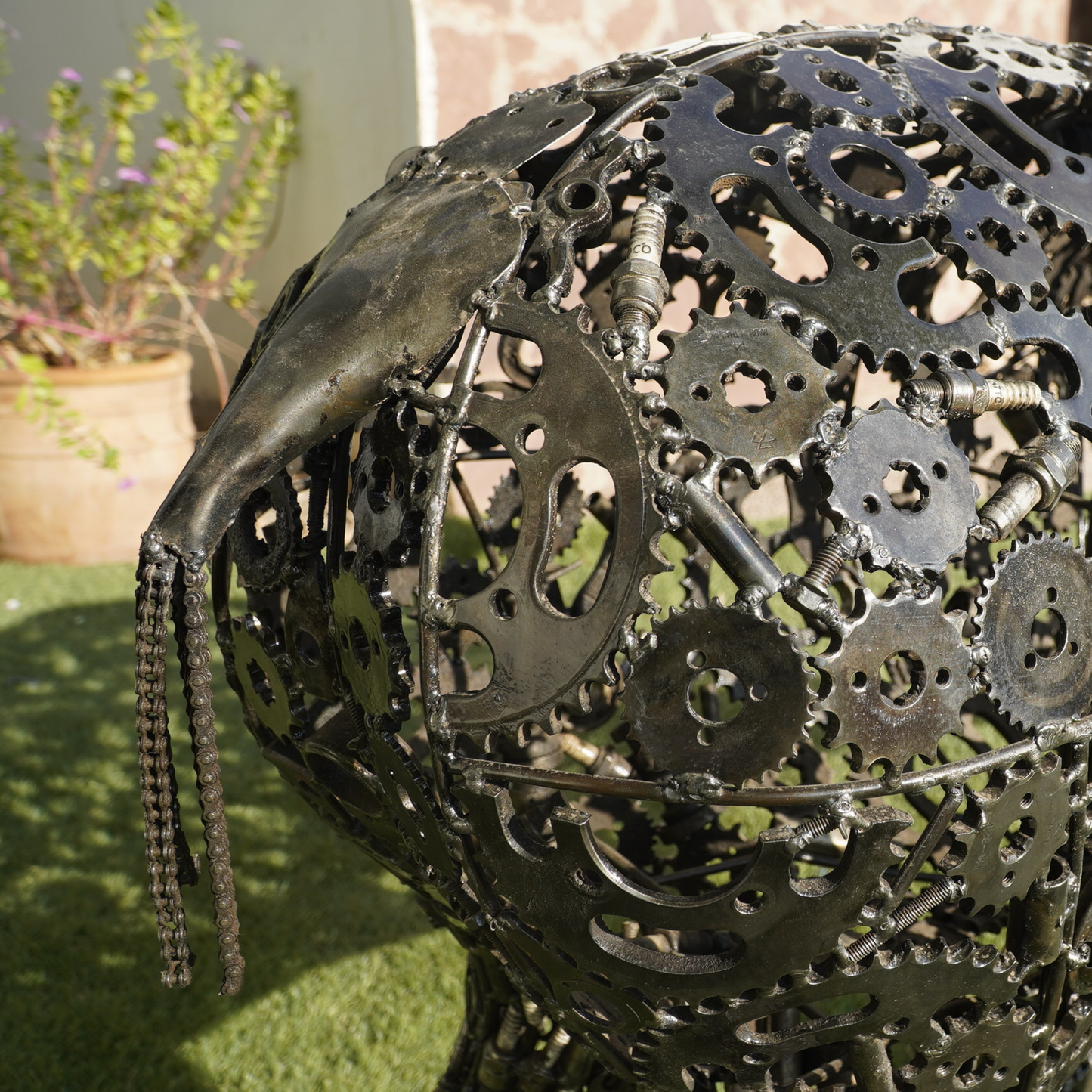 Sculpture en metal , Sanglier, statue sanglier extérieur, statue sanglier, animaux sculpture metal recuperation, decoration animaux, statue jardin, statue de jardin, statue exterieur, sculpture jardin, decoration animaux, animaux mecanique, sculpture métallique récupération, animaux en métal recyclé, , deco metal jardin, sculpture acier, statue animaux, sculpture exterieur, sculpture ferraille, animaux deco jardin en metal, animaux en métal, décoration, animaux en métal recyclé, deco metal jardin.
