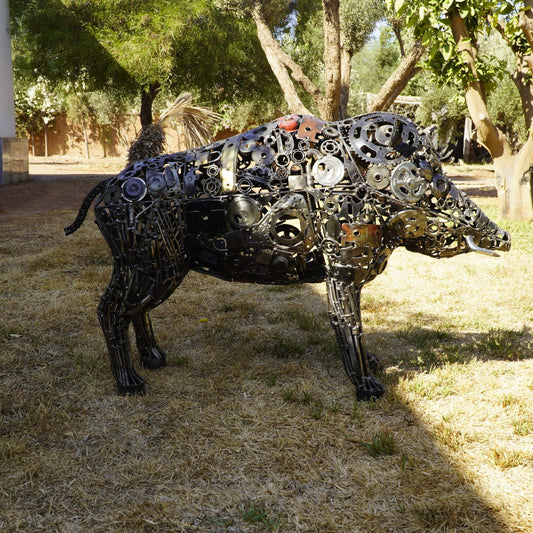 Sculpture en metal , Sanglier, statue sanglier extérieur, statue sanglier, animaux sculpture metal recuperation, decoration animaux, statue jardin, statue de jardin, statue exterieur, sculpture jardin, decoration animaux, animaux mecanique, sculpture métallique récupération, animaux en métal recyclé, , deco metal jardin, sculpture acier, statue animaux, sculpture exterieur, sculpture ferraille, animaux deco jardin en metal, animaux en métal, décoration, animaux en métal recyclé, deco metal jardin.

