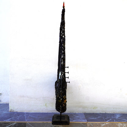 Saxophone en métal recyclé décoration industrielle pour bar ou restaurant