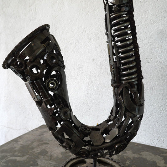 Sculpture, Instrument de musique, les instruments de musique, sculpture musique, statue musicale, statut musical, musique statue musicale, statues musicales, statue musical, deco musique, sculpture moderne, Sculpture en metal, saxophone métal recyclé, sculpture saxophone métal, jazz, Musique, 
saxophone décoratif métal, saxophone en métal recyclé, sculpture instrument musique métal, 
sculpture metal, sculpture en fer soudé, metal art.
