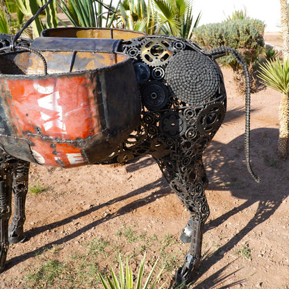 sculpture âne métal recyclé, statue âne décoration jardin, âne en fer forgé, sculpture animale en métal, art écologique métal recyclé, décoration extérieure artisanale, âne fait main métal, sculpture âne taille réelle, art animalier métal recyclé, décoration jardin originale, œuvre d'art en fer recyclé, âne déco extérieure métal, sculpture contemporaine artisanale.