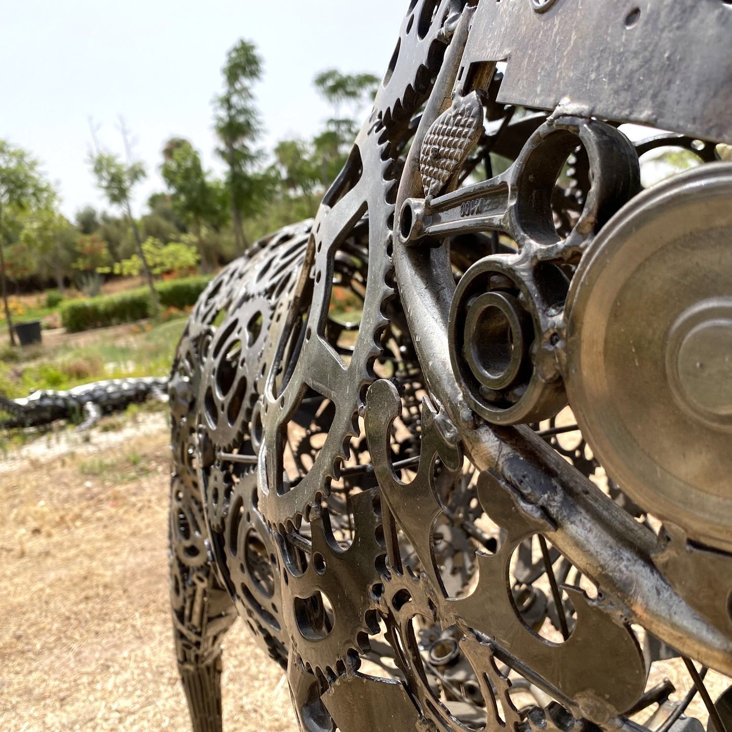 Sculpture cerf en métal recyclé – H220 × L210 × l170 cm