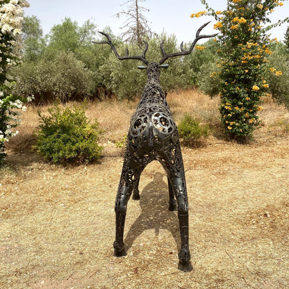 Sculpture cerf en métal recyclé – H220 × L210 × l170 cm