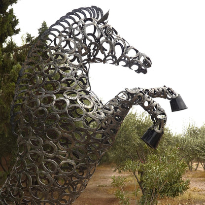 Sculpture en metal, cheval de metal, cheval mécanique, cheval mecanique, tete de cheval, statue cheval extérieur, statue cheval jardin, sculpture animaux, tête de cheval, sculpture cheval, cheval cabré, statue cheval, cheval cabre, sculpture cheval, statue equestre, cheval en bronze, decoration cheval, sculpture metal, deco jardin metal, deco jardin, décoration fer forgé extérieur, decoration exterieur, logo ferrari, ferrari logo, logo cheval, logo voiture cheval, logo cheval voiture, cheval cabré ferrari.