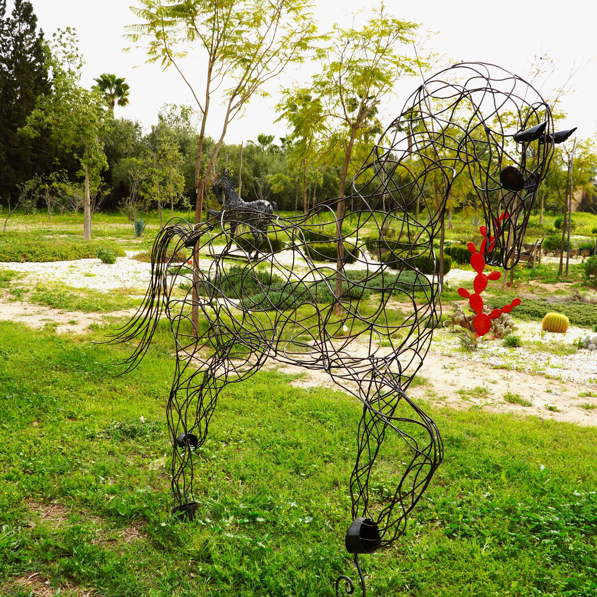 Sculpture cheval industriel en métal recyclé pour parc ou domaine