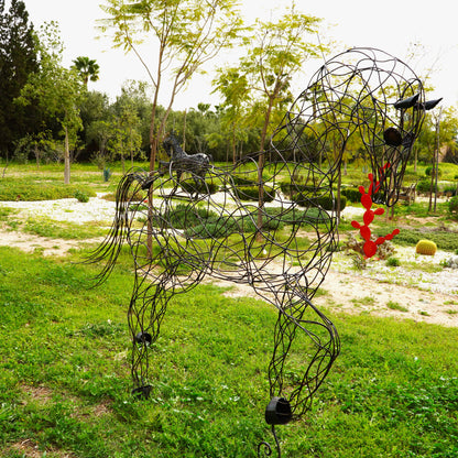 Sculpture cheval industriel en métal recyclé pour parc ou domaine