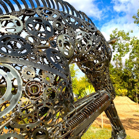 Sculpture cheval en plein saut métal recyclé fabrication artisanale