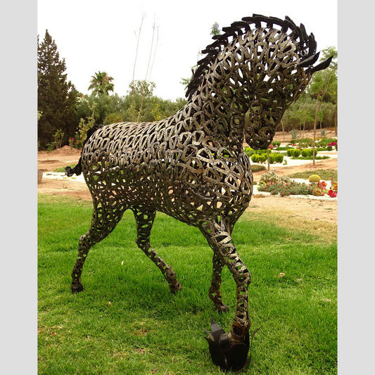 Sculpture en metal , cheval de metal, cheval mécanique, cheval mecanique, tete de cheval, statue cheval extérieur, statue cheval jardin, sculpture animaux, tête de cheval, sculpture cheval, statue cheval, cheval cabré, statue cheval, cheval cabre, sculpture cheval, cheval de metal, statue equestre, , cheval en bronze, decoration cheval, sculpture metal, deco jardin metal, deco jardin, décoration fer forgé extérieur, decoration exterieur, sculpture metal jardin.