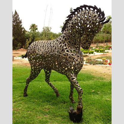 Sculpture en metal , cheval de metal, cheval mécanique, cheval mecanique, tete de cheval, statue cheval extérieur, statue cheval jardin, sculpture animaux, tête de cheval, sculpture cheval, statue cheval, cheval cabré, statue cheval, cheval cabre, sculpture cheval, cheval de metal, statue equestre, , cheval en bronze, decoration cheval, sculpture metal, deco jardin metal, deco jardin, décoration fer forgé extérieur, decoration exterieur, sculpture metal jardin.