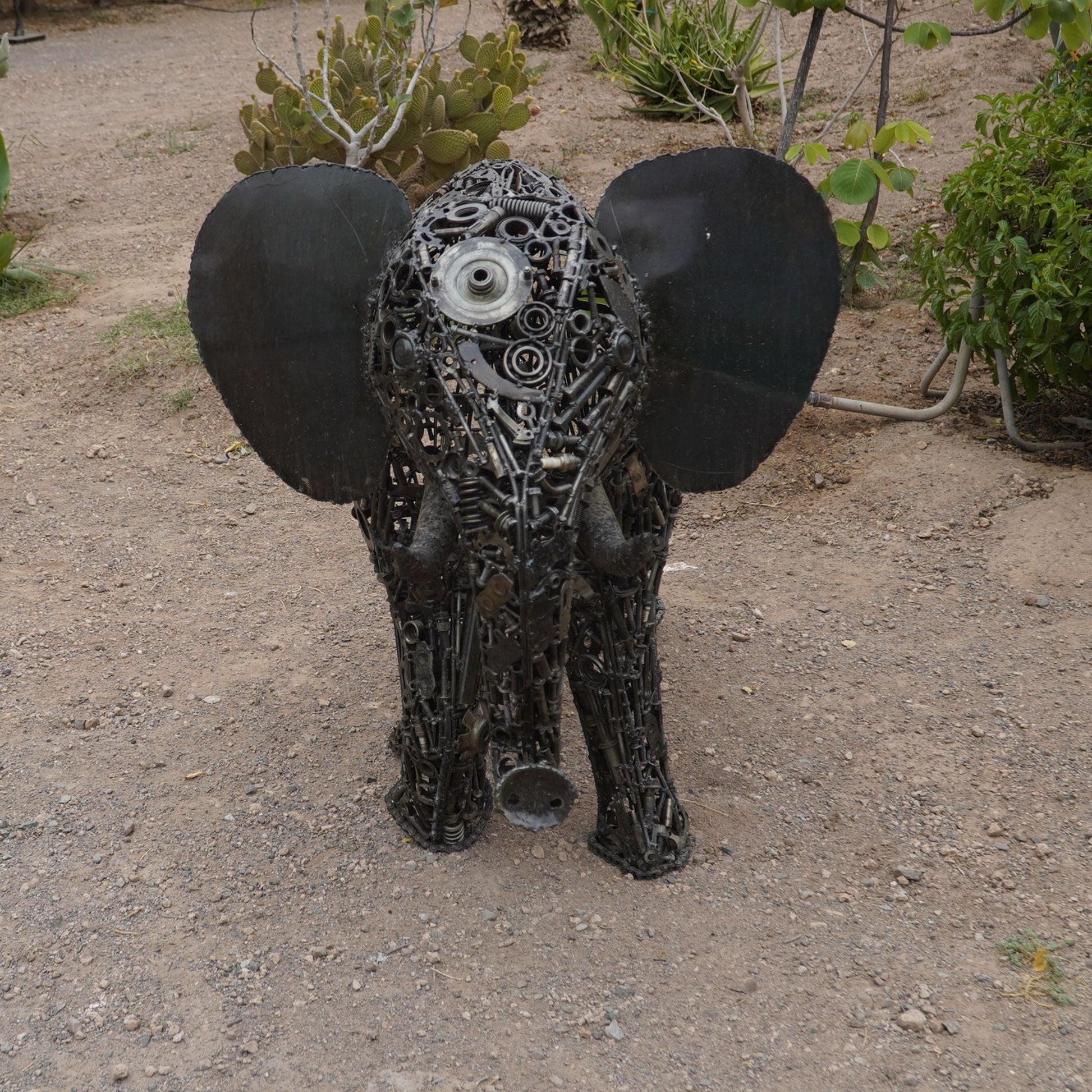 Sculpture en metal, éléphant, statue éléphant , sculpture éléphant, sculpture éléphant moderne, statue elephant, statue elephant jardin,elephant statue, decoration animaux, statue exterieur, sculpture jardin, statue éléphant grande taille jardin, statue éléphant extérieur, decoration elephant, decoration animaux, animaux en métal recyclé, deco metal jardin, sculpture acier, statue animaux, sculpture exterieur, animaux deco jardin en metal, animaux en métal, décoration, animaux en métal recyclé.