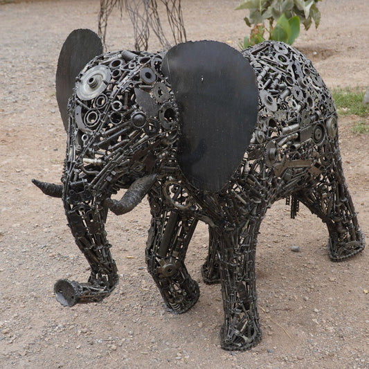 Sculpture en metal, éléphant, statue éléphant , sculpture éléphant, sculpture éléphant moderne, statue elephant, statue elephant jardin,elephant statue, decoration animaux, statue exterieur, sculpture jardin, statue éléphant grande taille jardin, statue éléphant extérieur, decoration elephant, decoration animaux, animaux en métal recyclé, deco metal jardin, sculpture acier, statue animaux, sculpture exterieur, animaux deco jardin en metal, animaux en métal, décoration, animaux en métal recyclé.