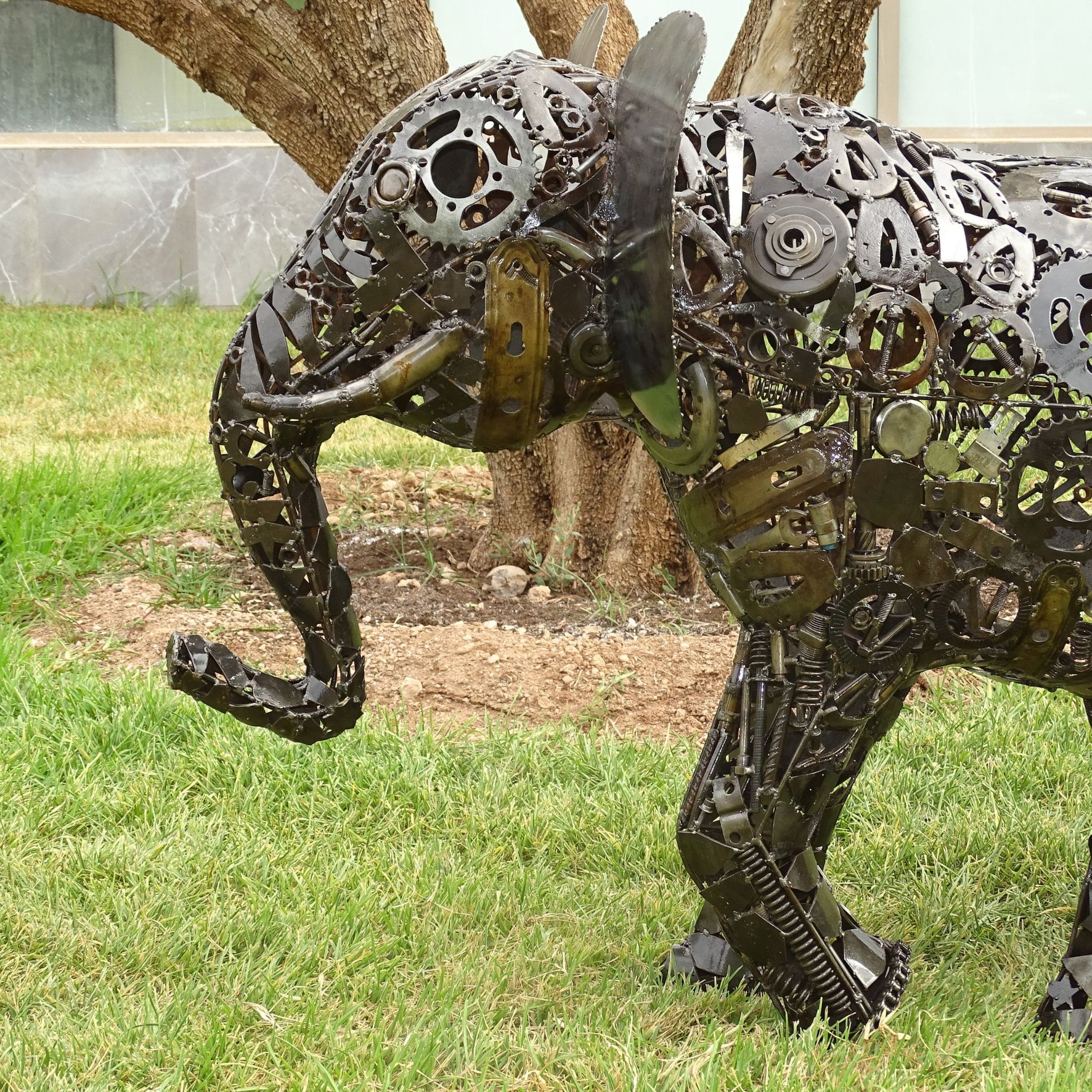 Sculpture en metal, éléphant, statue éléphant , sculpture éléphant, sculpture éléphant moderne, statue elephant, statue elephant jardin,elephant statue, decoration animaux, statue exterieur, sculpture jardin, statue éléphant grande taille jardin, statue éléphant extérieur, decoration elephant, decoration animaux, animaux en métal recyclé, deco metal jardin, sculpture acier, statue animaux, sculpture exterieur, animaux deco jardin en metal, animaux en métal, décoration, animaux en métal recyclé.