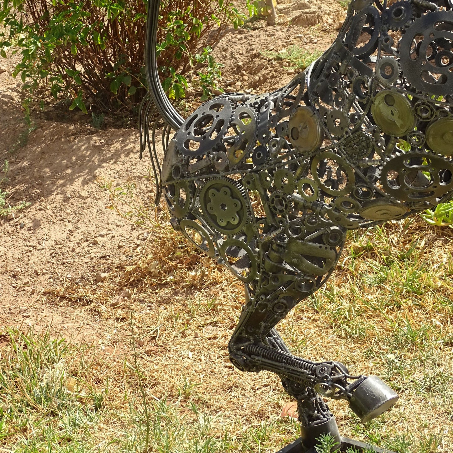 sculpture metal jardin,logo ferrari, ferrari logo, logo cheval, logo voiture cheval, logo cheval voiture, cheval ferrari, cheval cabré ferrari,Sculpture en metal , cheval de metal, cheval mécanique, cheval mecanique, tete de cheval, statue cheval extérieur, statue cheval jardin, sculpture animaux, tête de cheval, sculpture cheval, statue cheval, cheval cabré, statue cheval, cheval cabre, sculpture cheval, cheval de metal, decoration cheval, sculpture metal.