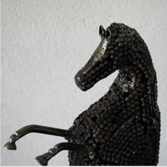 Sculpture en metal, cheval de metal, cheval mécanique, cheval mecanique, tete de cheval, statue cheval extérieur, statue cheval jardin, sculpture animaux, tête de cheval, sculpture cheval, cheval cabré, statue cheval, cheval cabre, sculpture cheval, statue equestre, cheval en bronze, decoration cheval, sculpture metal, deco jardin metal, deco jardin, décoration fer forgé extérieur, decoration exterieur, logo ferrari, ferrari logo, logo cheval, logo voiture cheval, logo cheval voiture, cheval cabré ferrari.