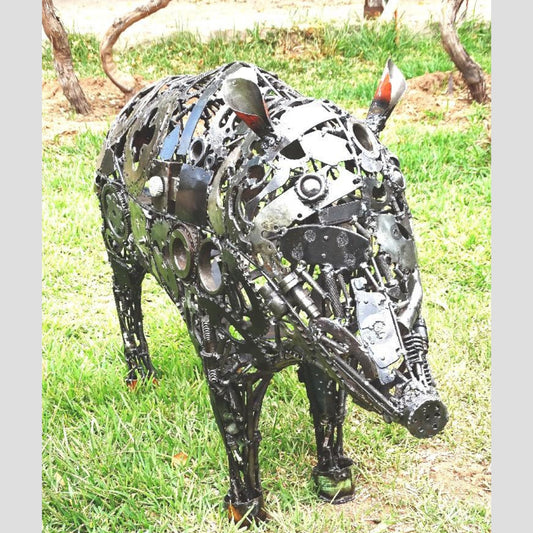 Sculpture en metal , Sanglier, statue sanglier extérieur, statue sanglier, animaux sculpture metal recuperation, decoration animaux, statue jardin, statue de jardin, statue exterieur, sculpture jardin, decoration animaux, animaux mecanique, sculpture métallique récupération, animaux en métal recyclé, , deco metal jardin, sculpture acier, statue animaux, sculpture exterieur, sculpture ferraille, animaux deco jardin en metal, animaux en métal, décoration, animaux en métal recyclé, deco metal jardin.
