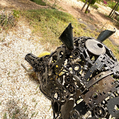 Sculpture sanglier en métal recyclé – H80 × L130 × l40 cm