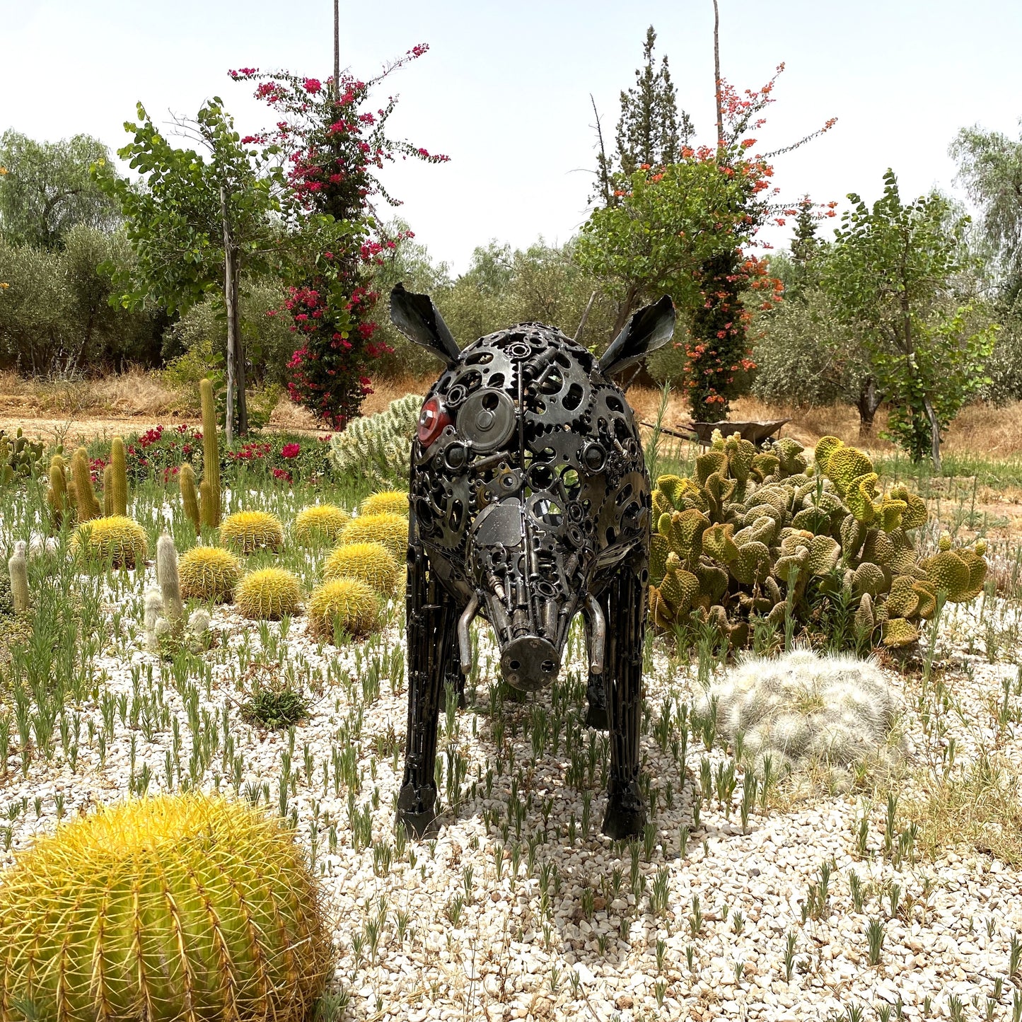 Sculpture sanglier en métal recyclé – H80 × L130 × l40 cm