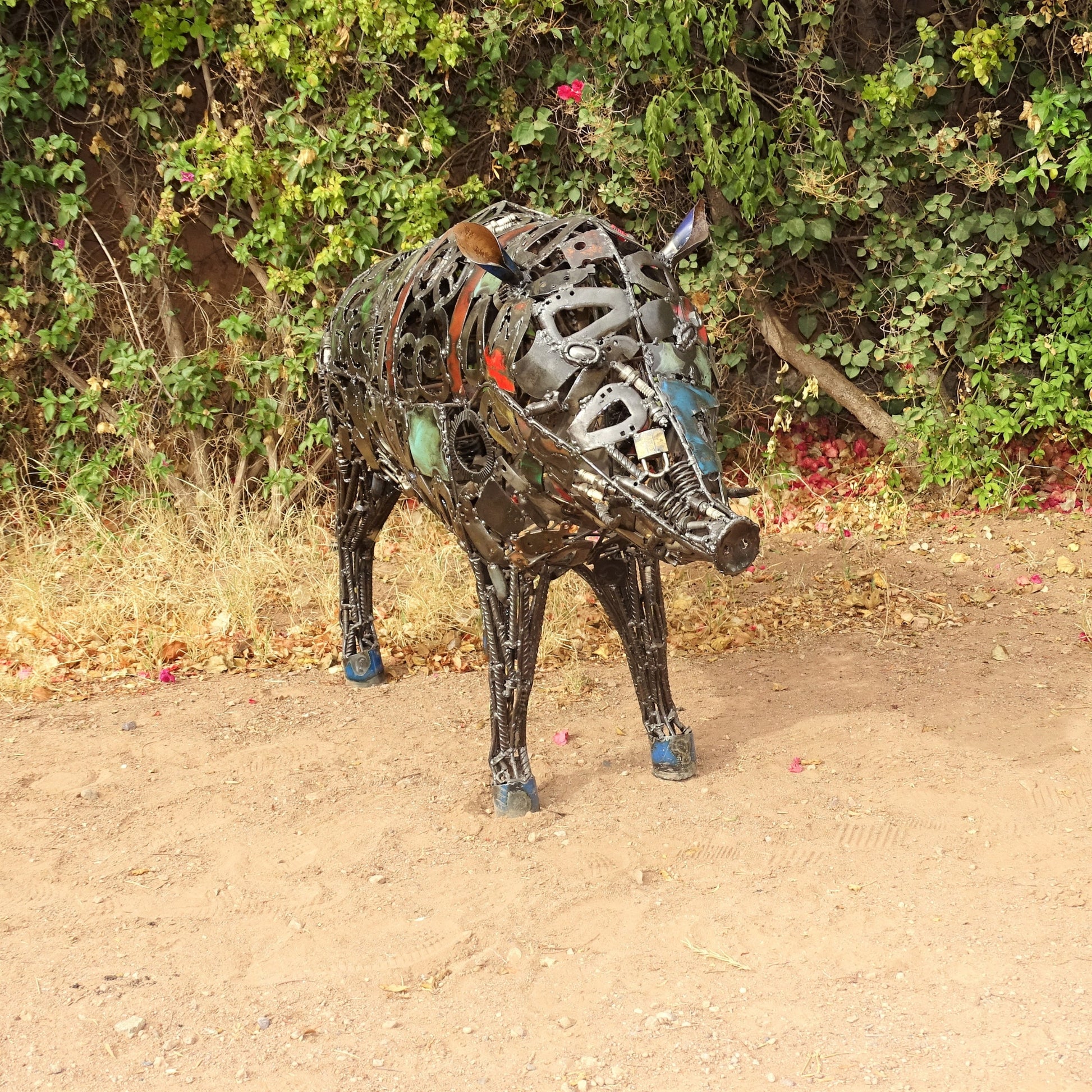 Sculpture en metal , Sanglier, statue sanglier extérieur, statue sanglier, animaux sculpture metal recuperation, decoration animaux, statue jardin, statue de jardin, statue exterieur, sculpture jardin, decoration animaux, animaux mecanique, sculpture métallique récupération, animaux en métal recyclé, , deco metal jardin, sculpture acier, statue animaux, sculpture exterieur, sculpture ferraille, animaux deco jardin en metal, animaux en métal, décoration, animaux en métal recyclé, deco metal jardin.
