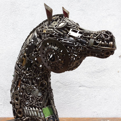 Sculpture en metal , cheval de metal, cheval mécanique, cheval mecanique, statue cheval extérieur, statue cheval jardin, sculpture animaux, sculpture cheval, cheval cabré, statue cheval, sculpture cheval, statue equestre, , cheval en bronze, decoration cheval, sculpture metal, deco jardin metal, deco jardin, décoration fer forgé extérieur, decoration exterieur, sculpture metal jardin, tête de cheval, figurine cheval, tete de cheval, tete cheval, statue cheval, demi pension cheval, demi cheval.