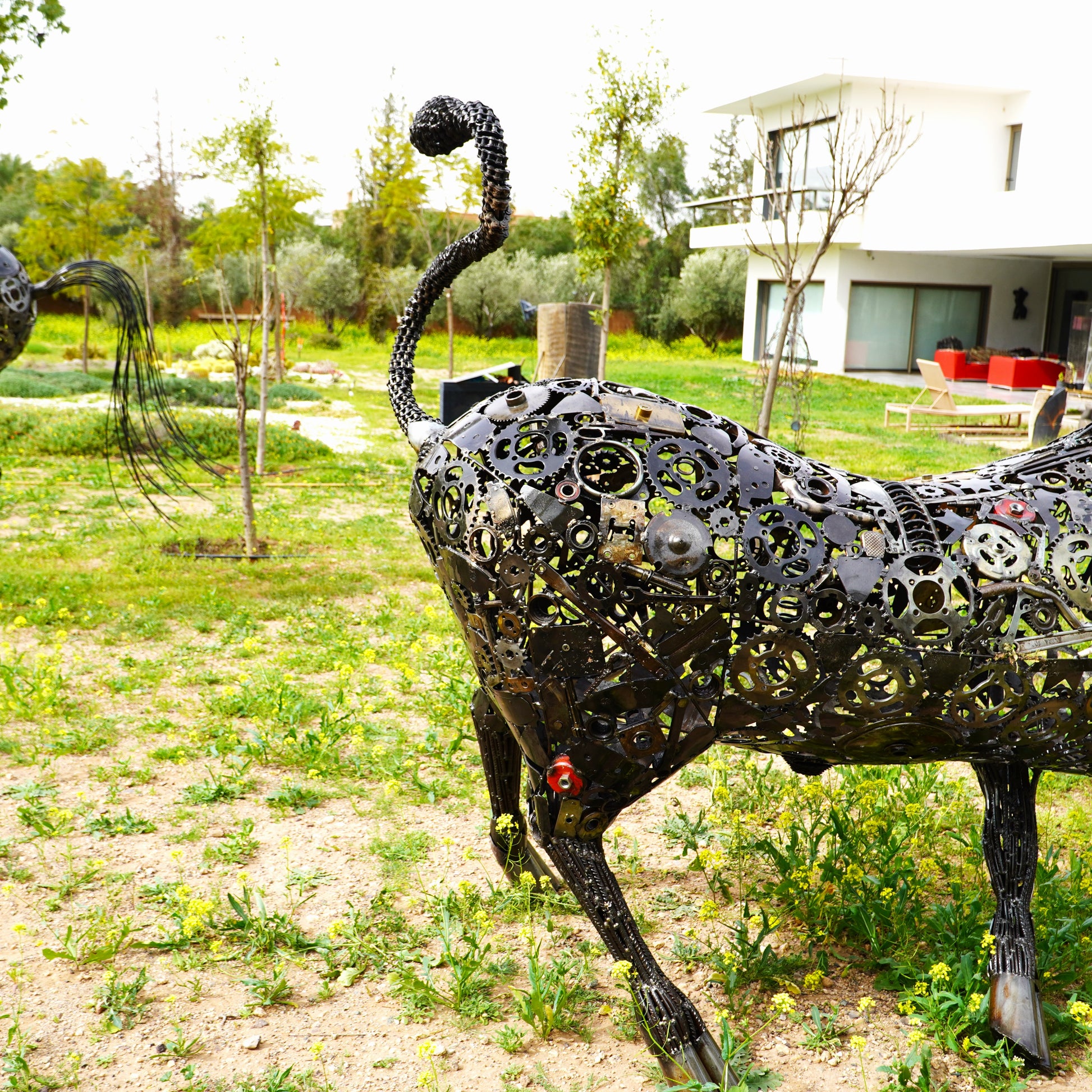 Sculpture taureau métal recyclé œuvre artistique industrielle