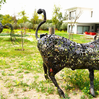 Sculpture taureau métal recyclé œuvre artistique industrielle